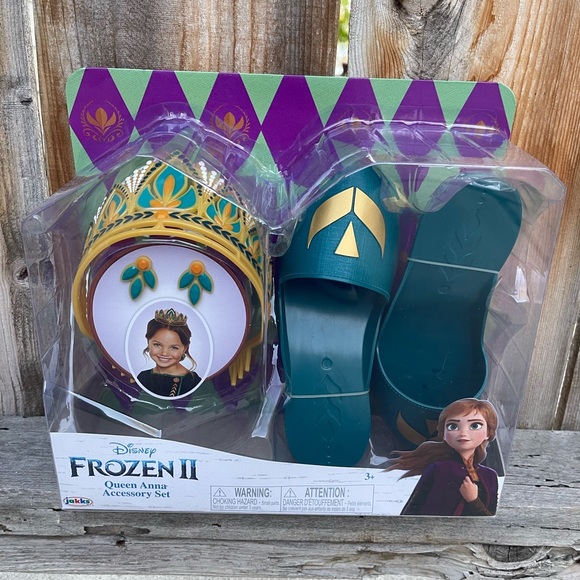 Disney Frozen II Queen Anna Accessory set